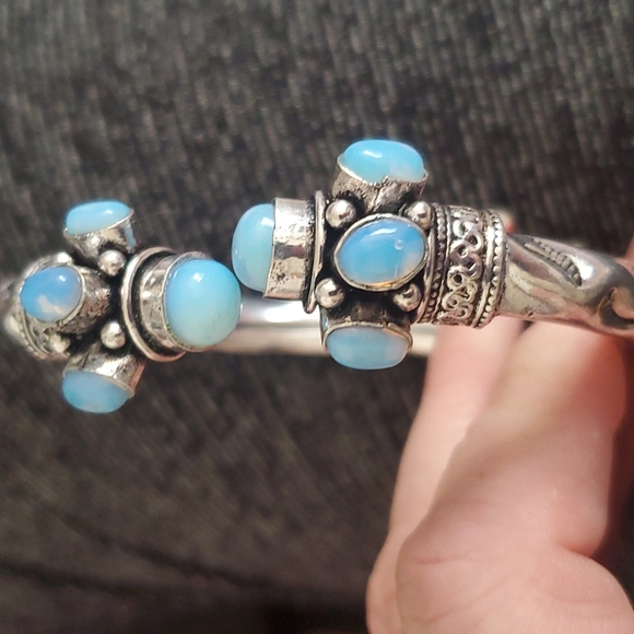 New Unique Milky Opal Silver Cuff Bracelet. - Picture 11 of 12